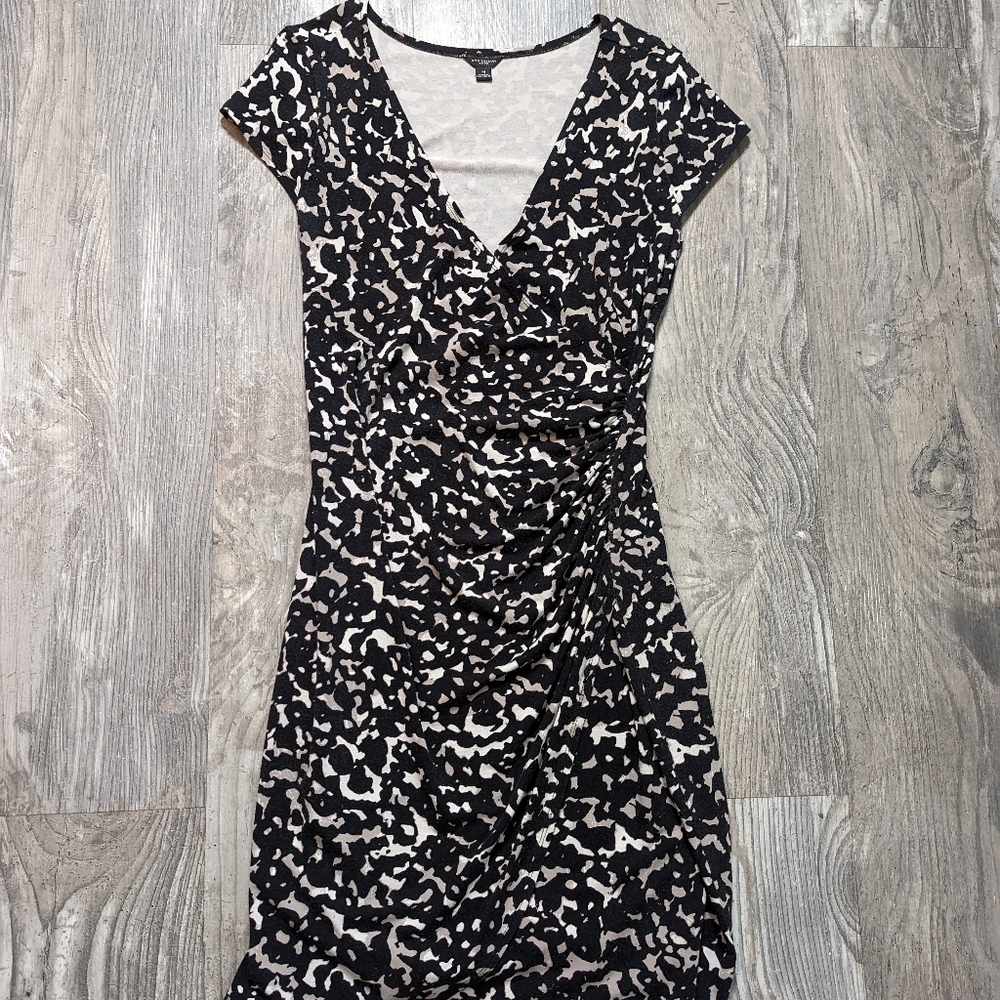 Ann‎ Taylor women's dress size M animal print cross body plunge neck line